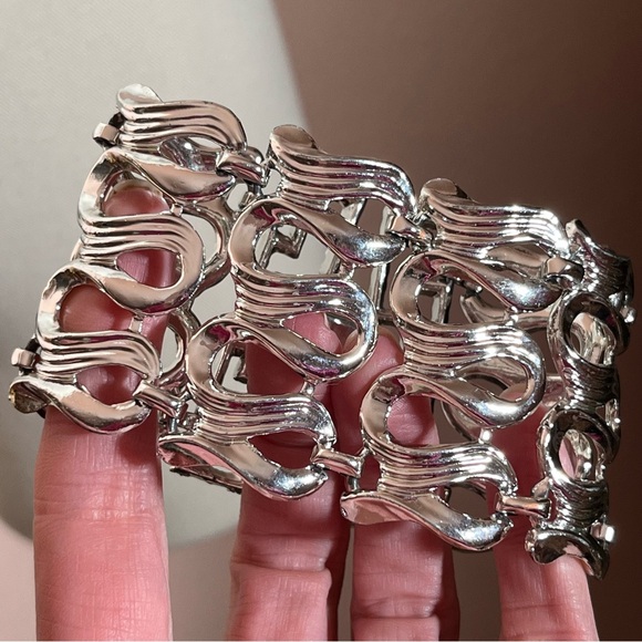 Vintage 60 70 MCM MOD Heavy Silver Wide Mobwife Bracelet - Picture 13 of 17